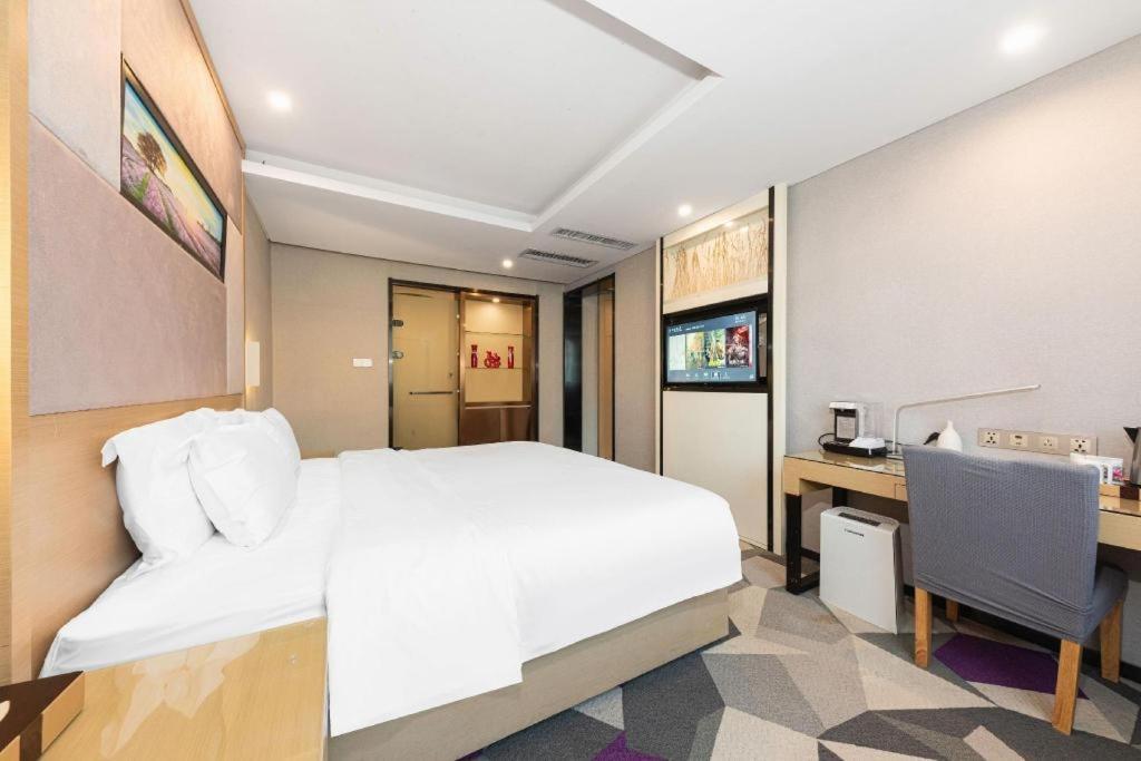 Lavande Hotel Nanchang Ai XI Hu Subway East Station Branch Экстерьер фото