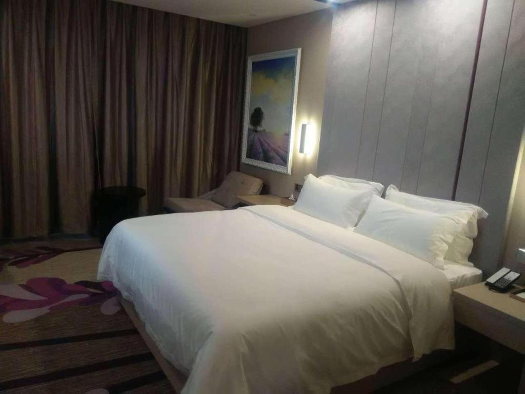 Lavande Hotel Nanchang Ai XI Hu Subway East Station Branch Экстерьер фото
